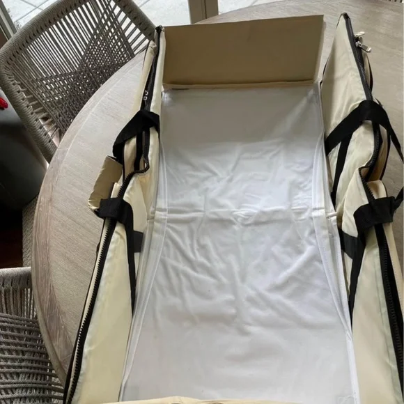 GiGis Baby 3 in 1 Diaper Bag, Travel Bassinet & Portable Diaper Changing Station - Picture 9 of 9